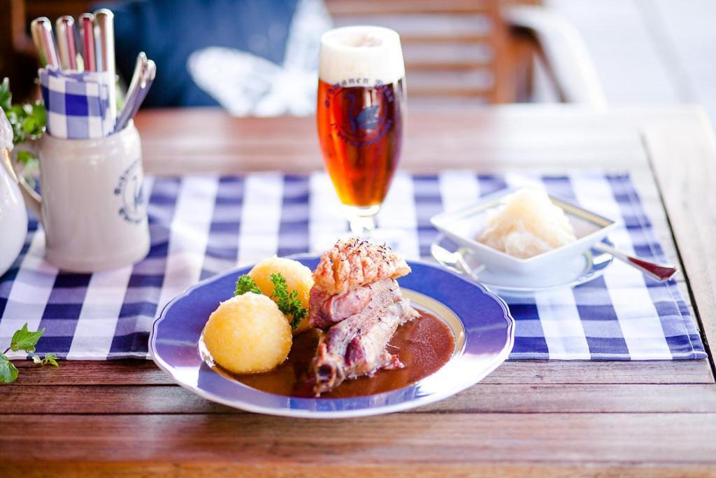 Hotel Brauereigasthof Schwanenbraeu เอเบอร์มานชตัดท์ ภายนอก รูปภาพ